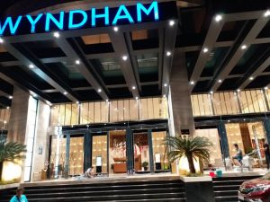 KHÁCH SẠN WYNHAM HẠ LONG